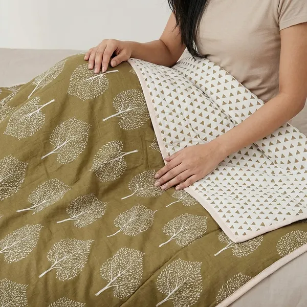 Mehandi_Leaf_Pure_Cotton_Reversible_Printed_3_Layered_Dohar_For_AC_Rooms