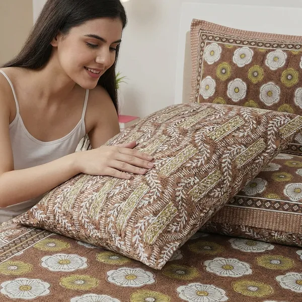 Bohemian_Brown_Pure_Cotton_King_Size_Bedsheet_With_2_Pillow_Covers