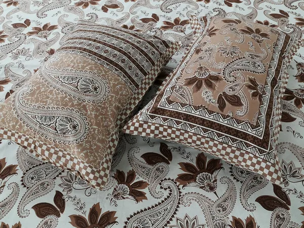 Paisley_Brown_Pure_Cotton_King_Size_Bedsheet_With_2_Pillow_Covers
