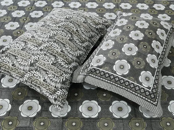 Bohemian_Grey_Pure_Cotton_King_Size_Bedsheet_With_2_Pillow_Covers
