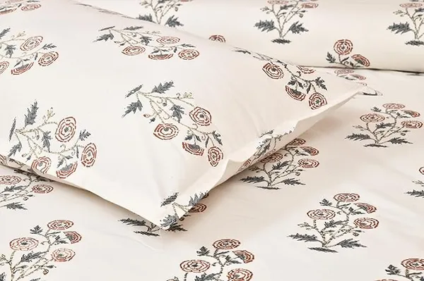 Blossom_Pure_Cotton_King_Size_Bedsheet_With_2_Pillow_Covers