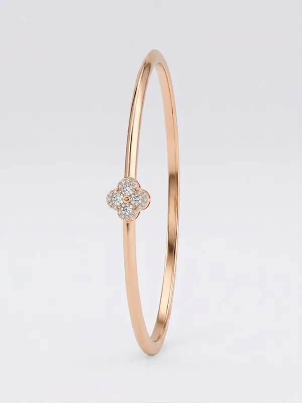 Elegant_Floral_Clover_Gold_Bangle