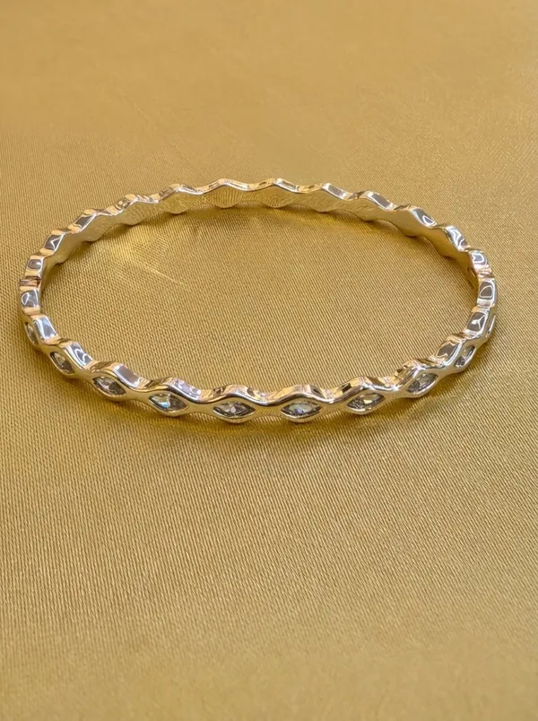 Geometric_Marquise_Crystal_Scalloped_Gold_Bangle_Bracelet