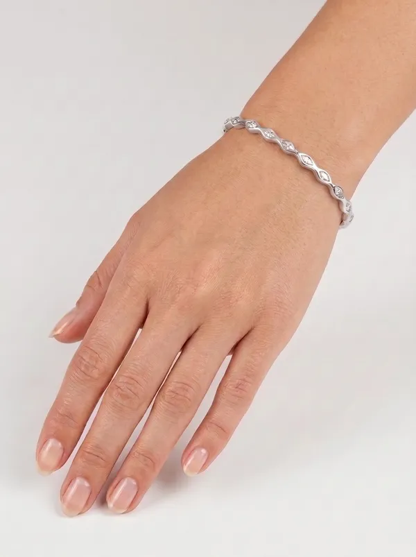 Geometric_Marquise_Crystal_Scalloped_Silver_Bangle_Bracelet