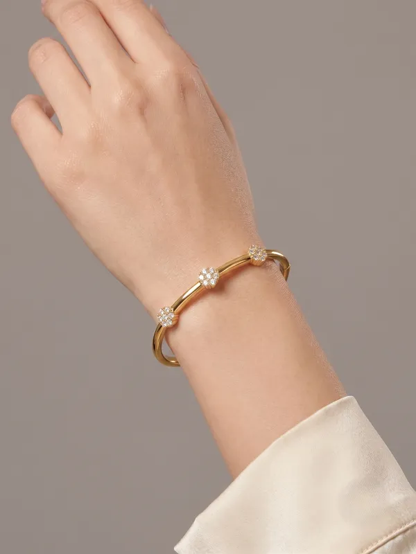 Gold_Plated_Anti-Tarnish_Triple_Floral_Cluster_Openable_Bracelet_(demifine)