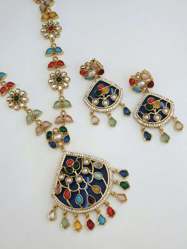 Multi_colour_Kundan_Set_For_Women