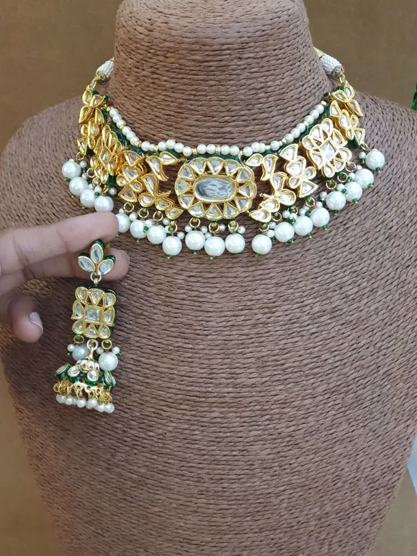 Gold_Kundan_Set_For_Women