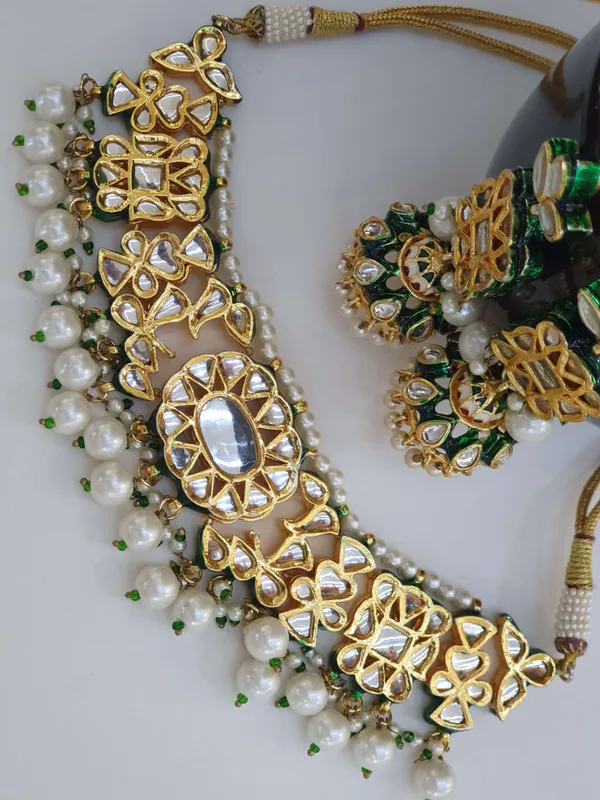Gold_Kundan_Set_For_Women