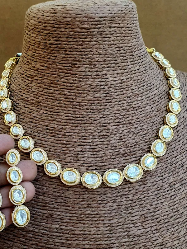 Clear_Kundan_Necklace_Set_For_Women
