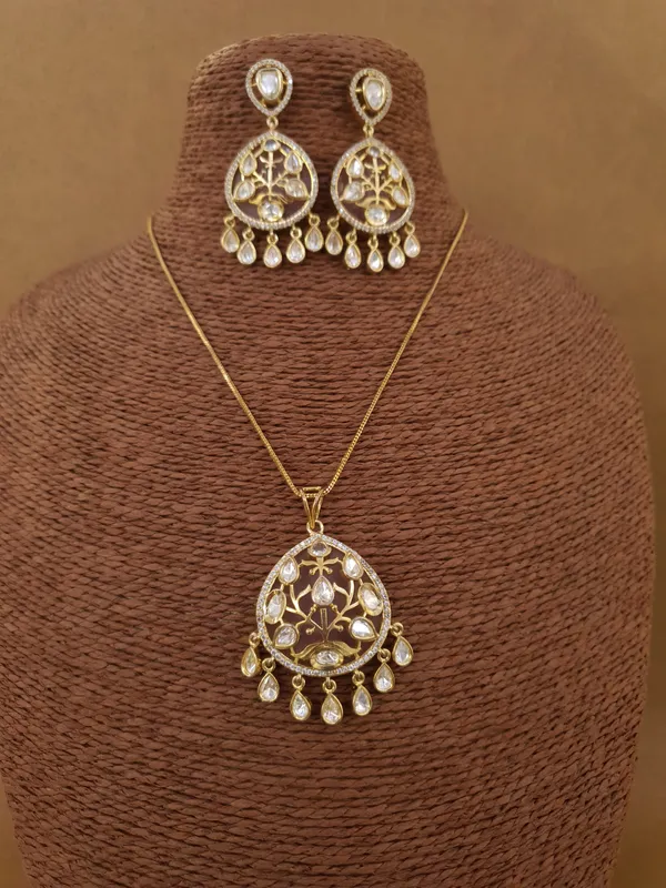 Pink_Kundan_Pendent_Set_For_Women