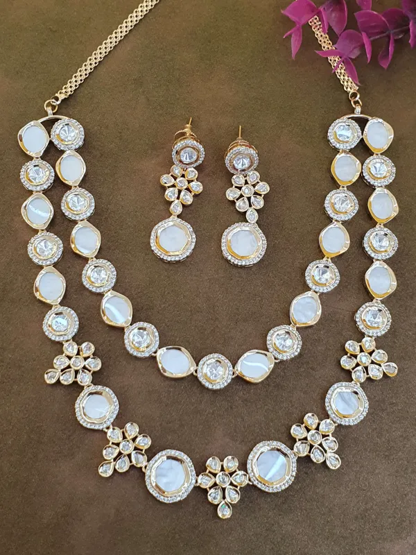 Gold_Kundan_Set_For_Women