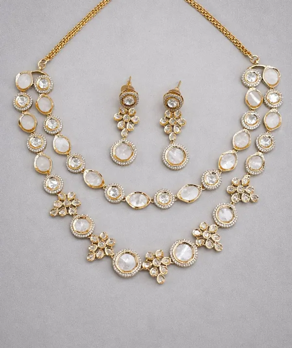 Gold_Kundan_Set_For_Women