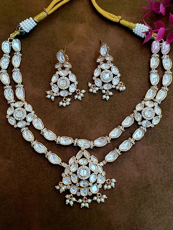 Gold_Kundan_Set_For_Women