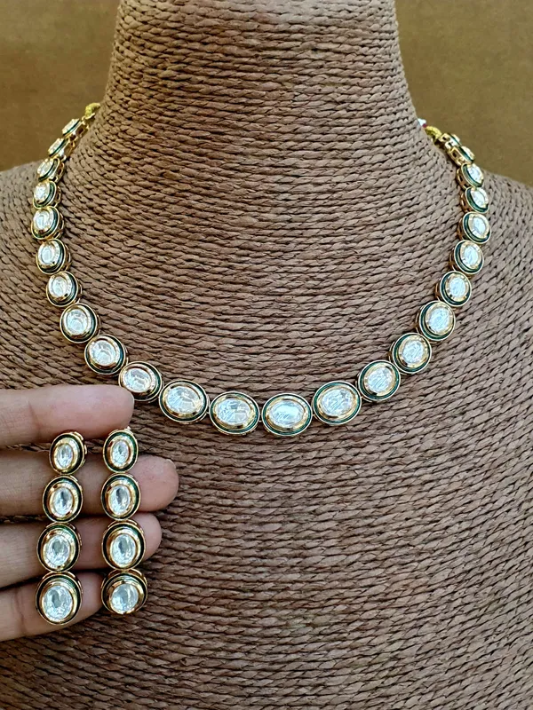 Clear_Kundan_Set_For_Women