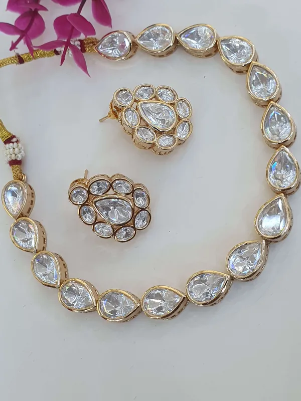 Clear_Kundan_Set_For_Women
