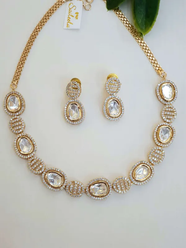 Clear_Kundan_Set_For_Women