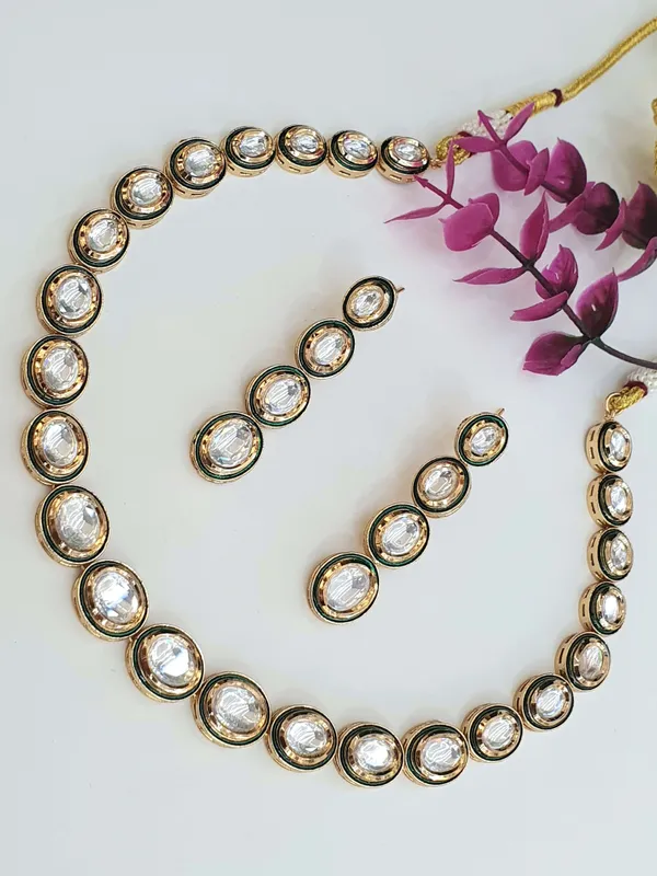 Clear_Kundan_Set_For_Women