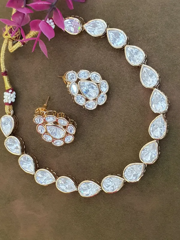 Clear_Kundan_Set_For_Women