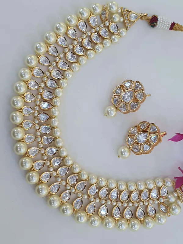 Gold_Kundan_Set_For_Women