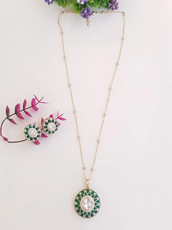 Green_Kundan_Pendent_Set_For_Women
