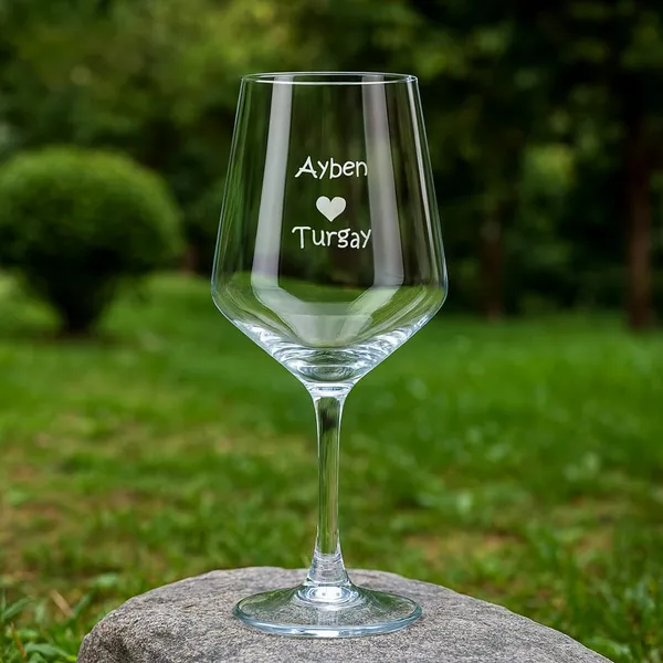 Personalized_Wine_Glasses_With_Custom_Name_And_Heart_Design_Laser_Engraved_465_Ml_Clear_Glass_For_Gift