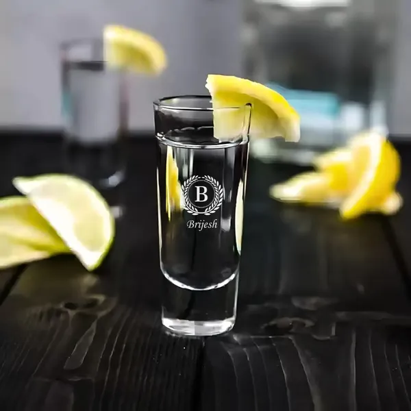 Personalised_Shot_Glass_65_Ml_Crystal_Glass_With_Initial_Name_Engraving_Laurel_Wreath_Design_Clear