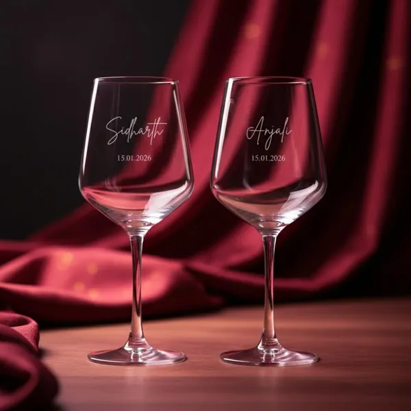 Personalized_Wine_Glass_For_Couple_Custom_Name_Date_Engraved