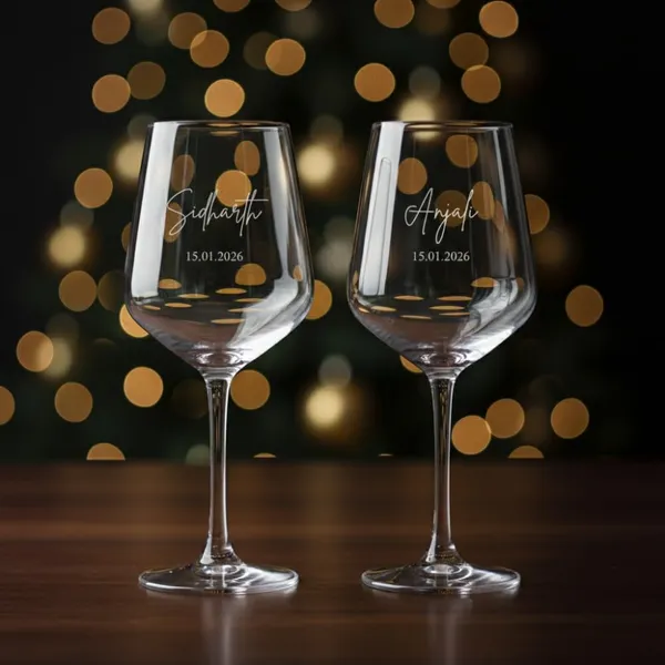 Personalized_Wine_Glass_For_Couple_Custom_Name_Date_Engraved