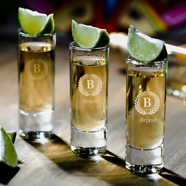 Personalized_Shot_Glass_2_Pcs_65_Ml_Crystal_Glass_With_Initial_Name_Engraving_Laurel_Wreath_Design_Clear