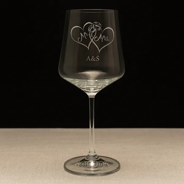 Mr_Mrs_Wine_Glasses_Wedding_Gift_Crystal_Clear_With_Heart_Design
