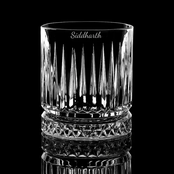 Personalized_Crystal_Whiskey_Glass_With_Custom_Name_Engraving_Diamond_Cut_Base