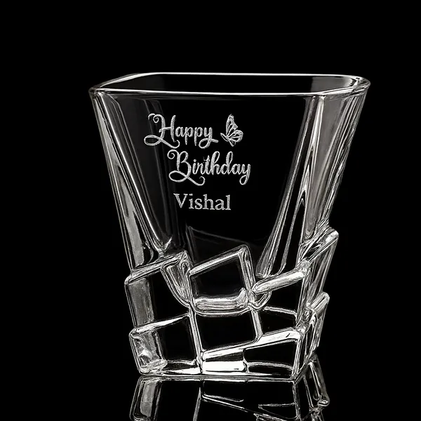 Personalized_Crystal_Whiskey_Glass_Engraved_Design_Perfect_Birthday_Gift