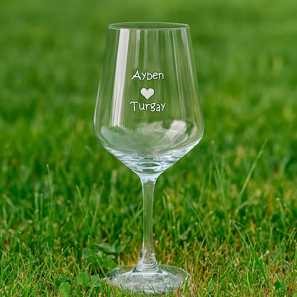 Personalized_Wine_Glasses_With_Custom_Name_And_Heart_Design_Laser_Engraved_Clear_Glass_For_Gift