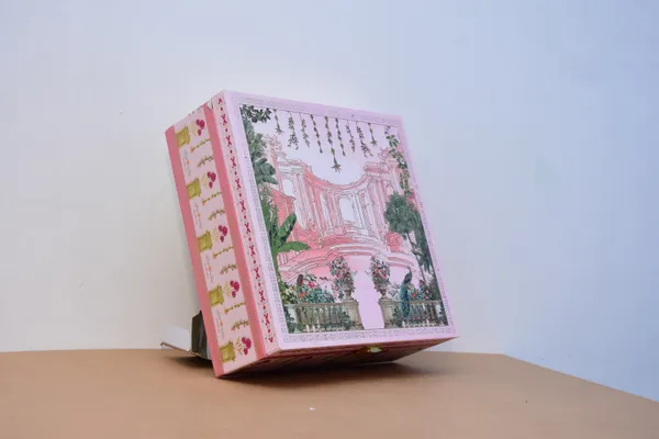 Pink_And_Golden_Decorative_Gift_Box_With_Jam_Jars