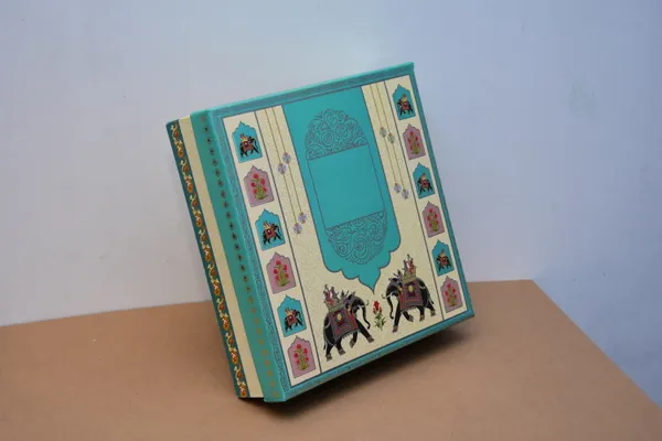 Turquoise_And_Gold_Decorative_Elephant_Design_Gift_Box_Set_With_4_Compartments