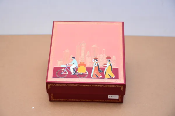Pink_And_Maroon_Premium_Saffron_Gift_Box_Set_Decorative_Packaging_With_2_Glass_Jars