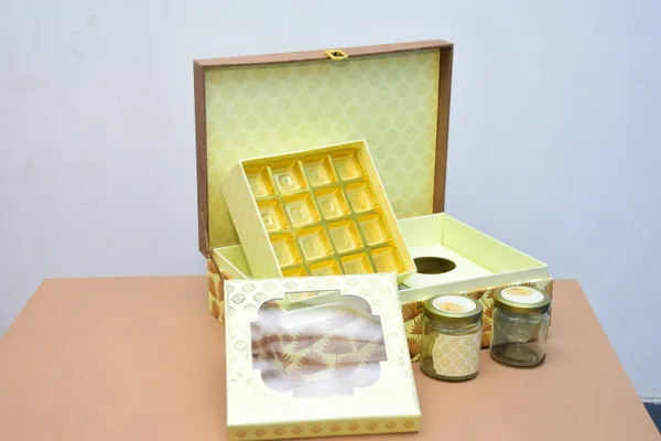 Peach_And_Gold_Decorative_Mithai_Gift_Box_With_Chocolate_Tray_And_Jar_Holders