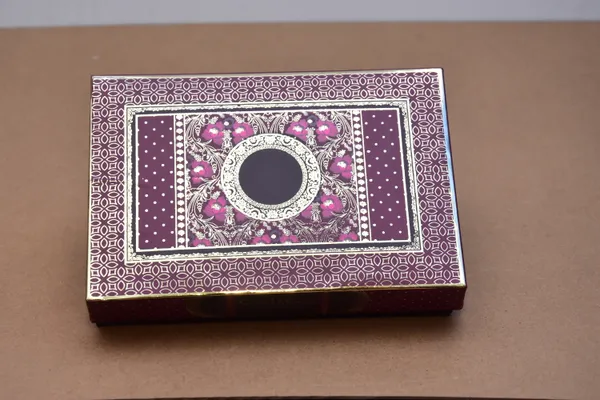 Pink_Decorative_Gift_Box_With_Yellow_Silk_Interior