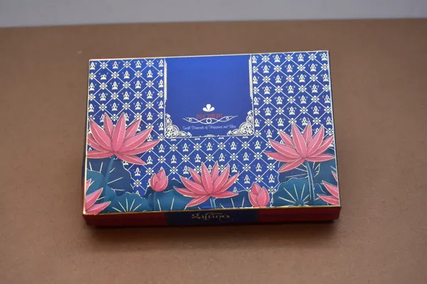 Multicolour_Premium_Lotus_Design_Gift_Box_With_Golden_Interior