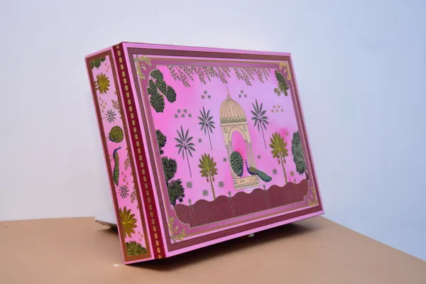 Pink_And_Gold_Garden_Theme_Cosmetic_Gift_Box_Set
