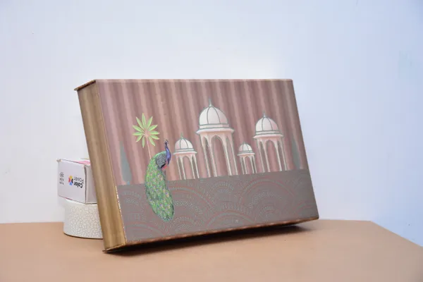 Brown_And_White_Decorative_Peacock_Design_Storage_Box_With_Compartments