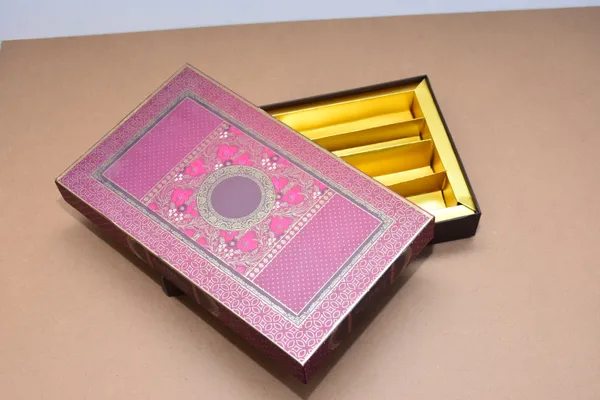 Pink_Decorative_Gift_Box_With_Yellow_Silk_Interior