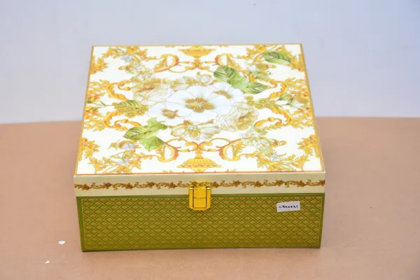Multicolour_Premium_Floral_Print_Decorative_Storage_Box_With_Mirror_And_Compartments