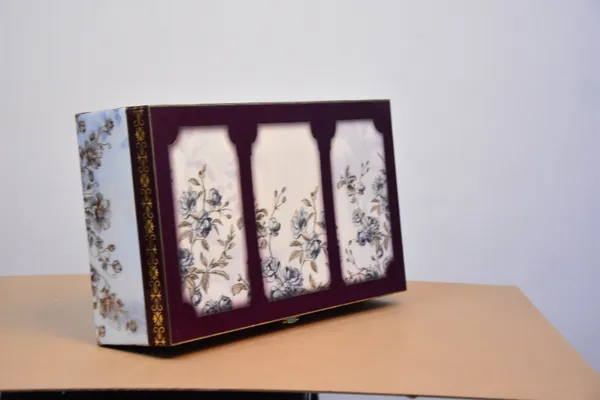 Multicolour_Elegant_Floral_Printed_Wooden_Gift_Box_Set_With_Compartments