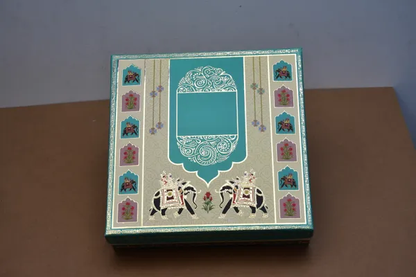 Turquoise_And_Gold_Decorative_Elephant_Design_Gift_Box_Set_With_4_Compartments