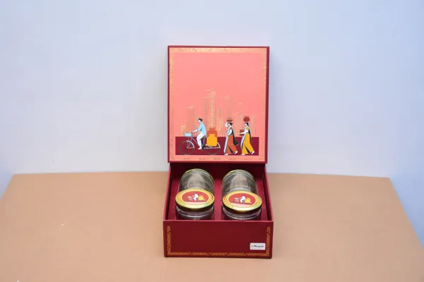 Pink_And_Maroon_Premium_Saffron_Gift_Box_Set_Decorative_Packaging_With_2_Glass_Jars