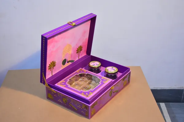 Purple_Decorative_Jewelry_Box_With_Mirror_And_Compartments