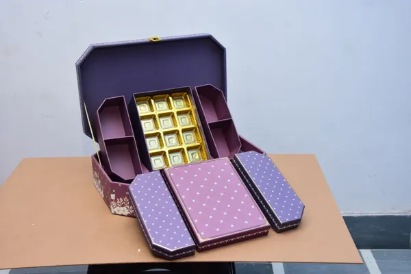Purple_Floral_Printed_Multi-Compartment_Jewelry_And_Chocolate_Storage_Box_With_Golden_Clasp