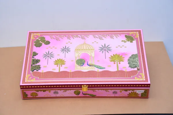 Pink_And_Gold_Garden_Theme_Cosmetic_Gift_Box_Set