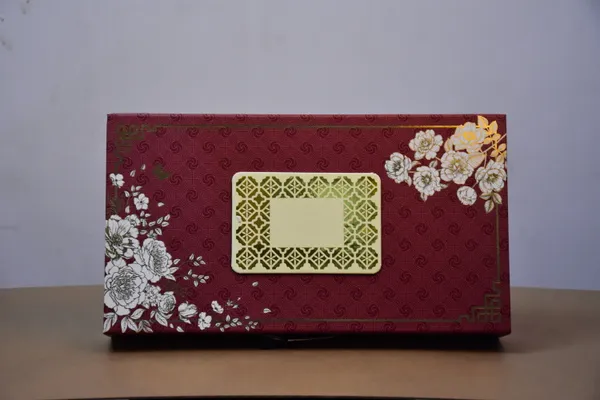Red_And_Golden_Floral_Gift_Box